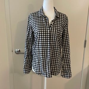 Black and white checkered button down with pink dot detail “fitted boyfriend”